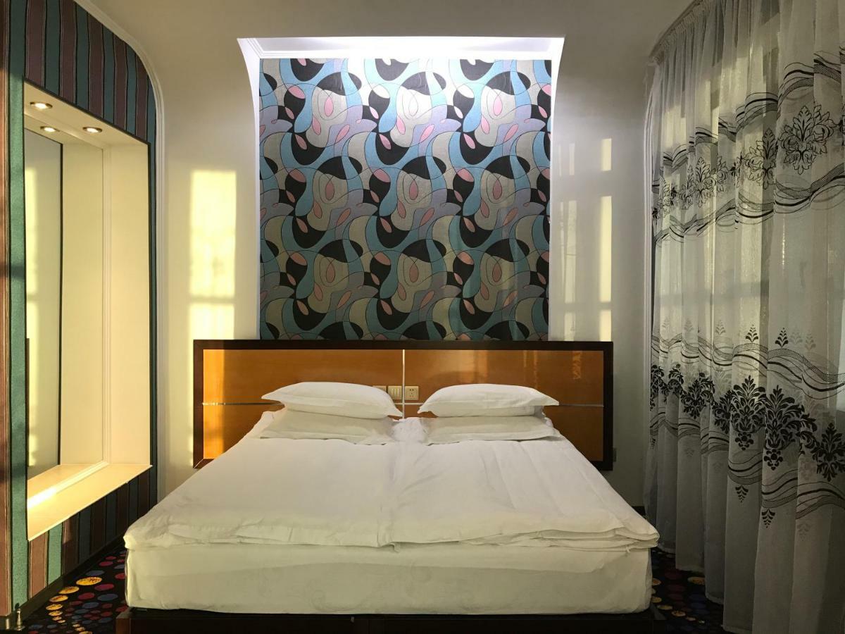 Hotel Zhibek Zholy Шимкент Екстер'єр фото
